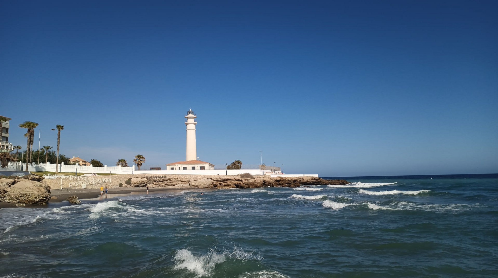 Leuchtturm <strong>von</strong> Torrox <br /> 26 Meter hoch,  <br /> <strong>1864</strong> erbaut